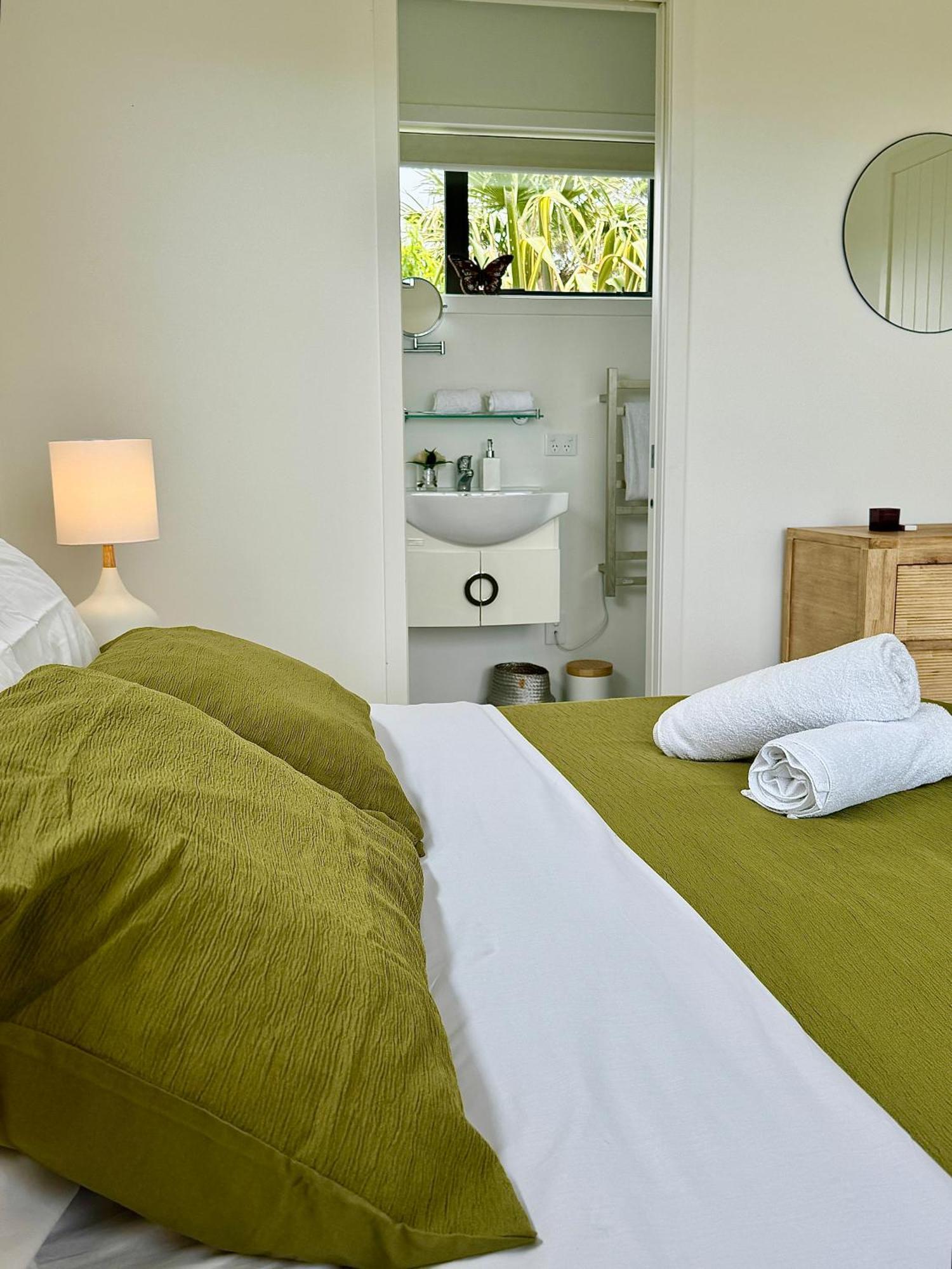 Room At Raglans Travellers Rest Coastal Retreat エクステリア 写真